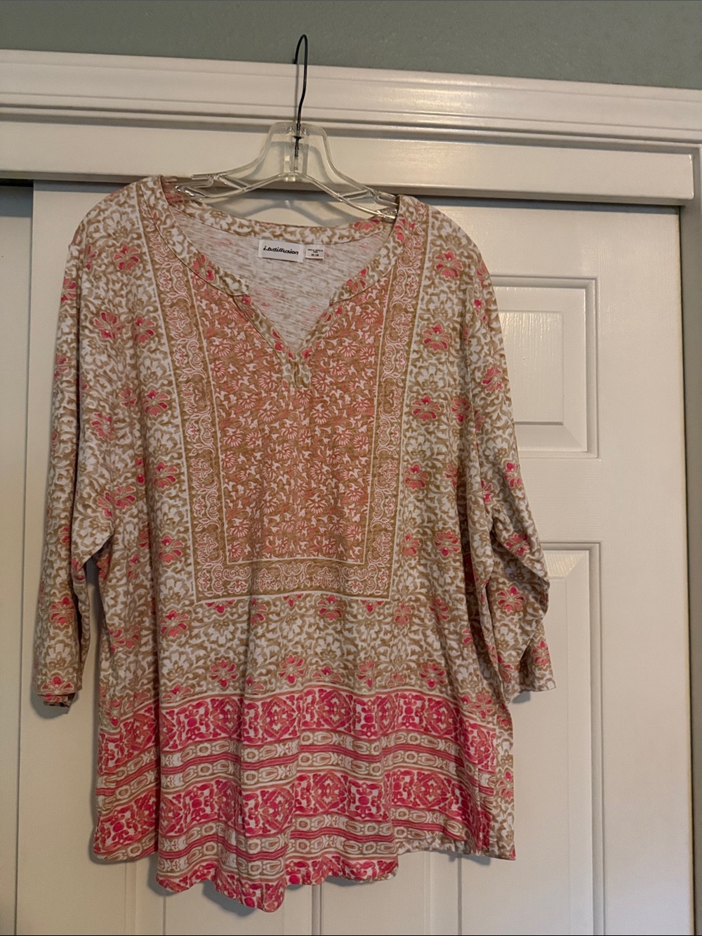 Bundle of 2 Lightweight V-Neck Tunics - Picture 6 of 8